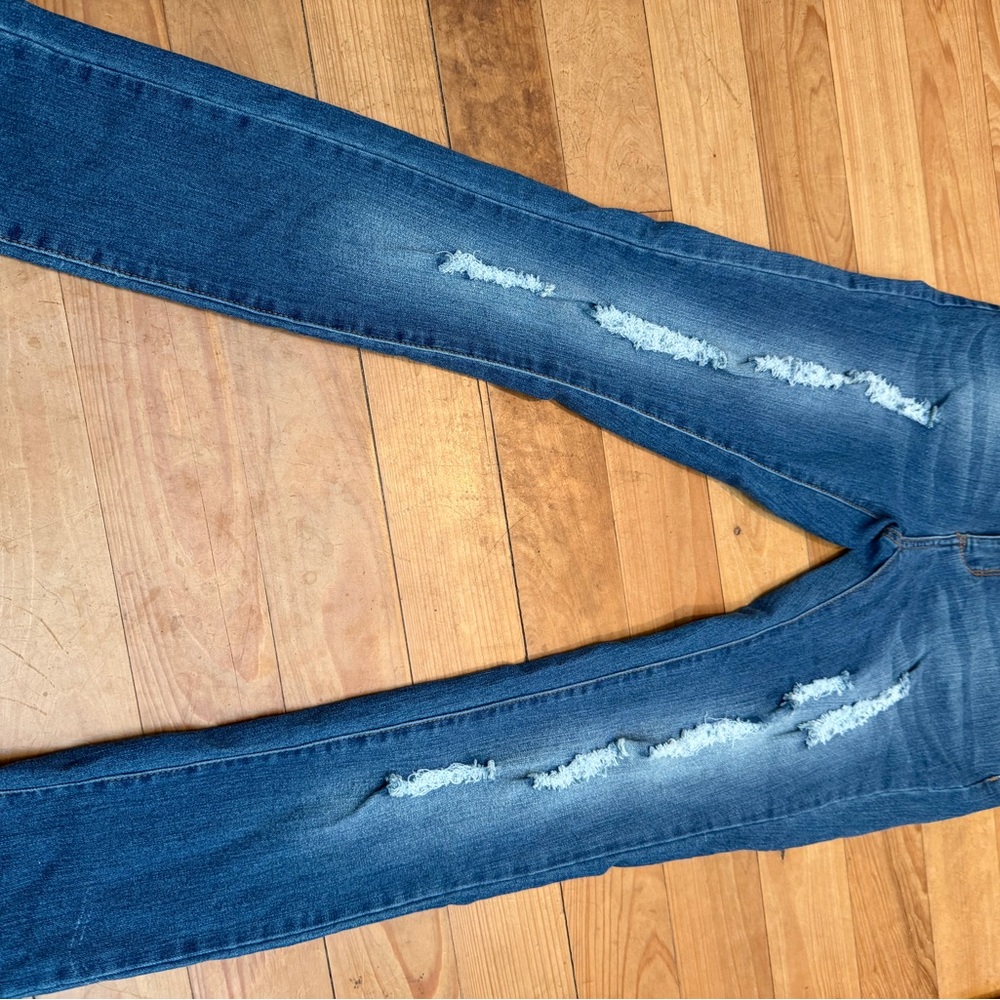 Stylish Distressed Blue Skinny Jeans